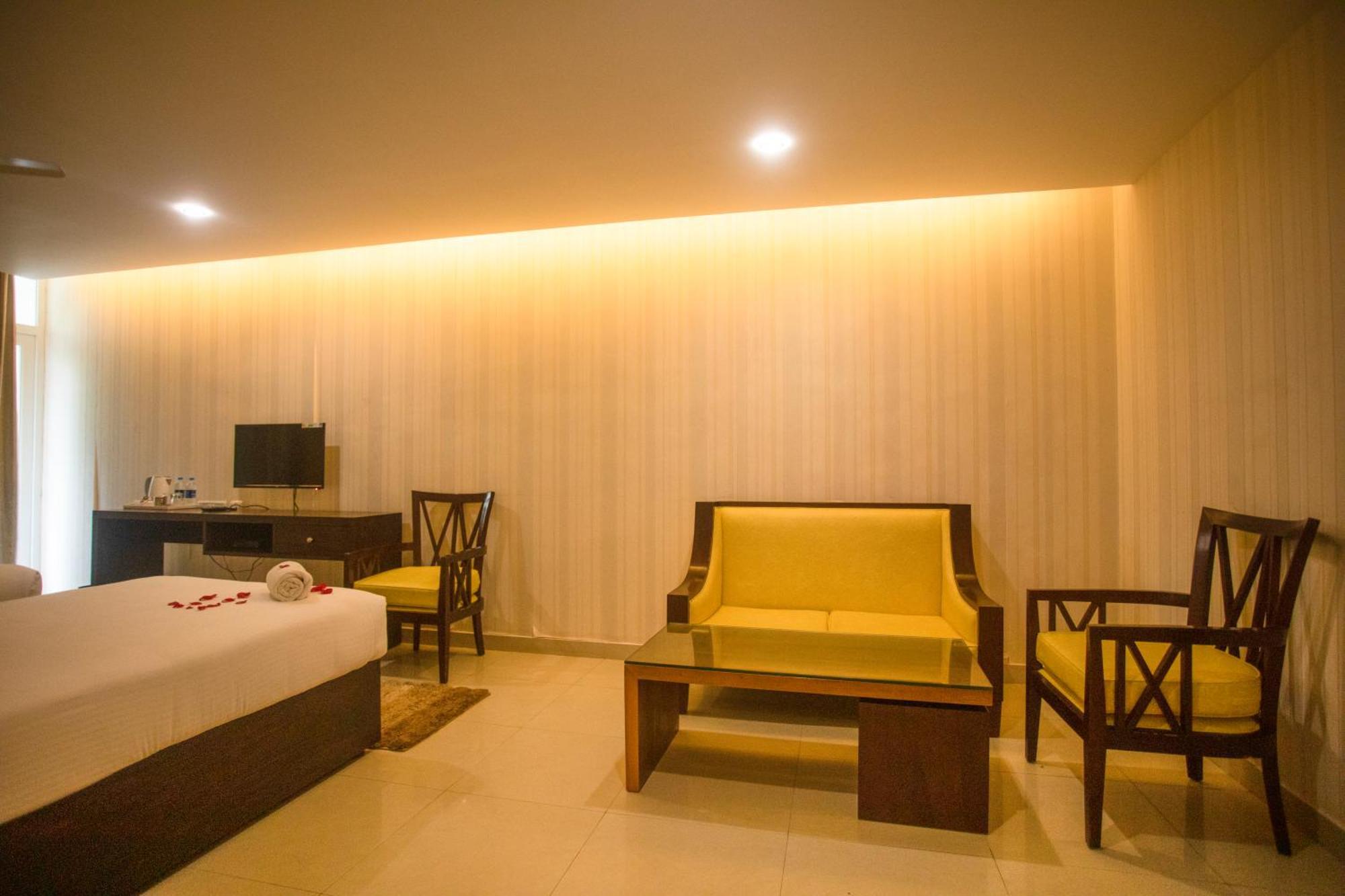 Saaral Resorts & Hotels Pvt Ltd Kuttālam Exteriér fotografie